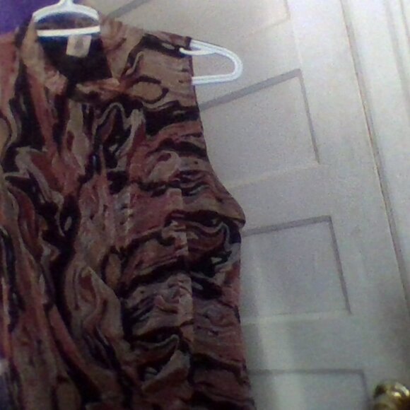 Woman’s Dress - Picture 2 of 3